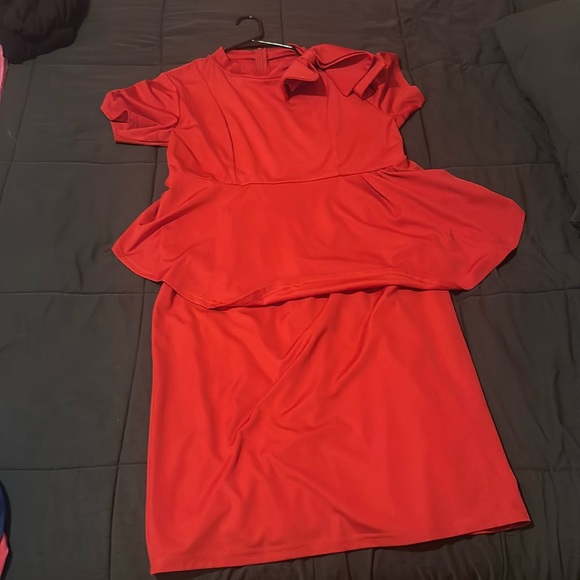 DRESS 
SIZE XL - Picture 1 of 1
